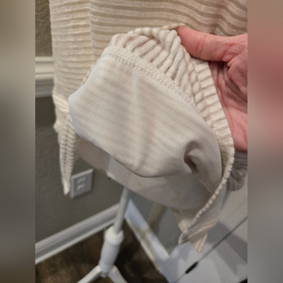 Chico's Neutral Stripe Top, Size Large (2) - Picture 4 of 10